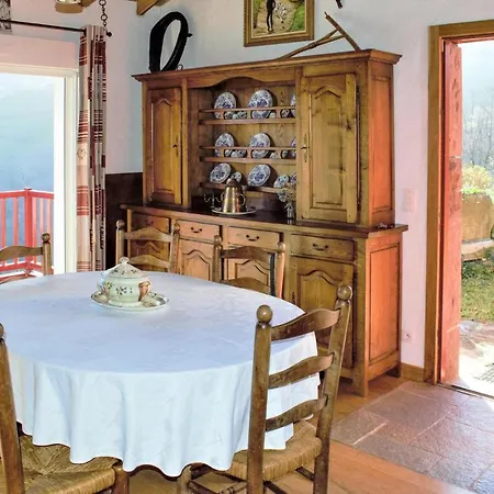 Сasa de vacaciones 2 Bedroom Cozy In