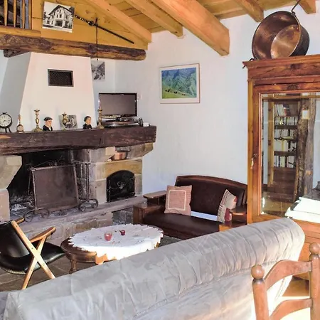 Сasa de vacaciones 2 Bedroom Cozy In Bidarray