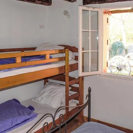 2 Bedroom Cozy In * Bidarray