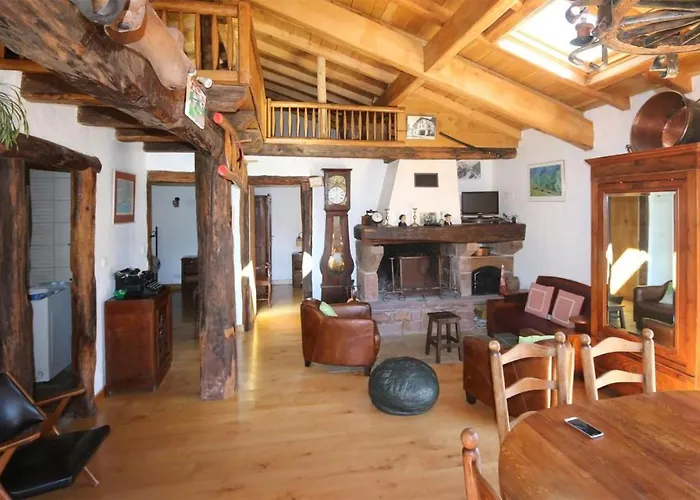 2 Bedroom Cozy In בית נופש בידארה