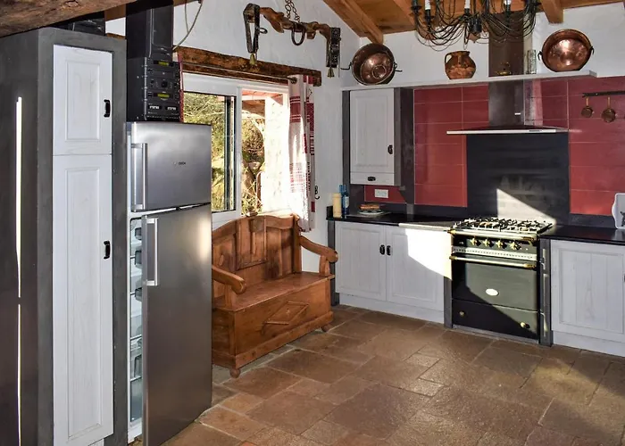 2 Bedroom Cozy In בית נופש בידארה