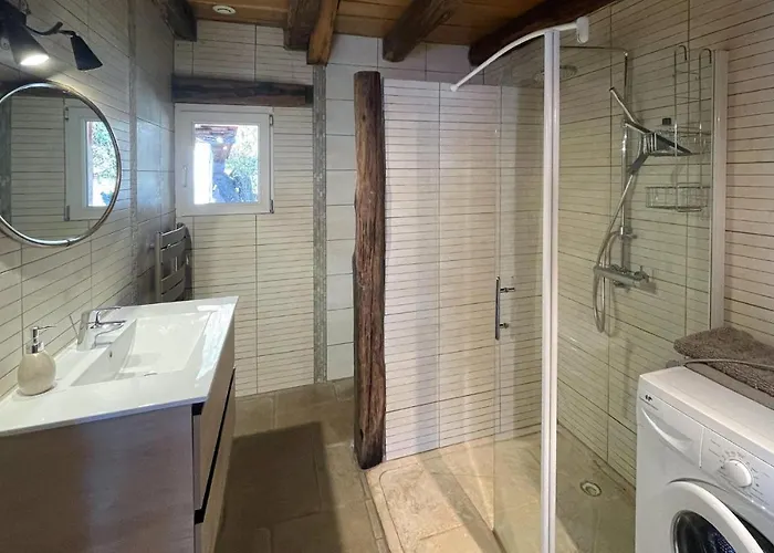 2 Bedroom Cozy In 度假居